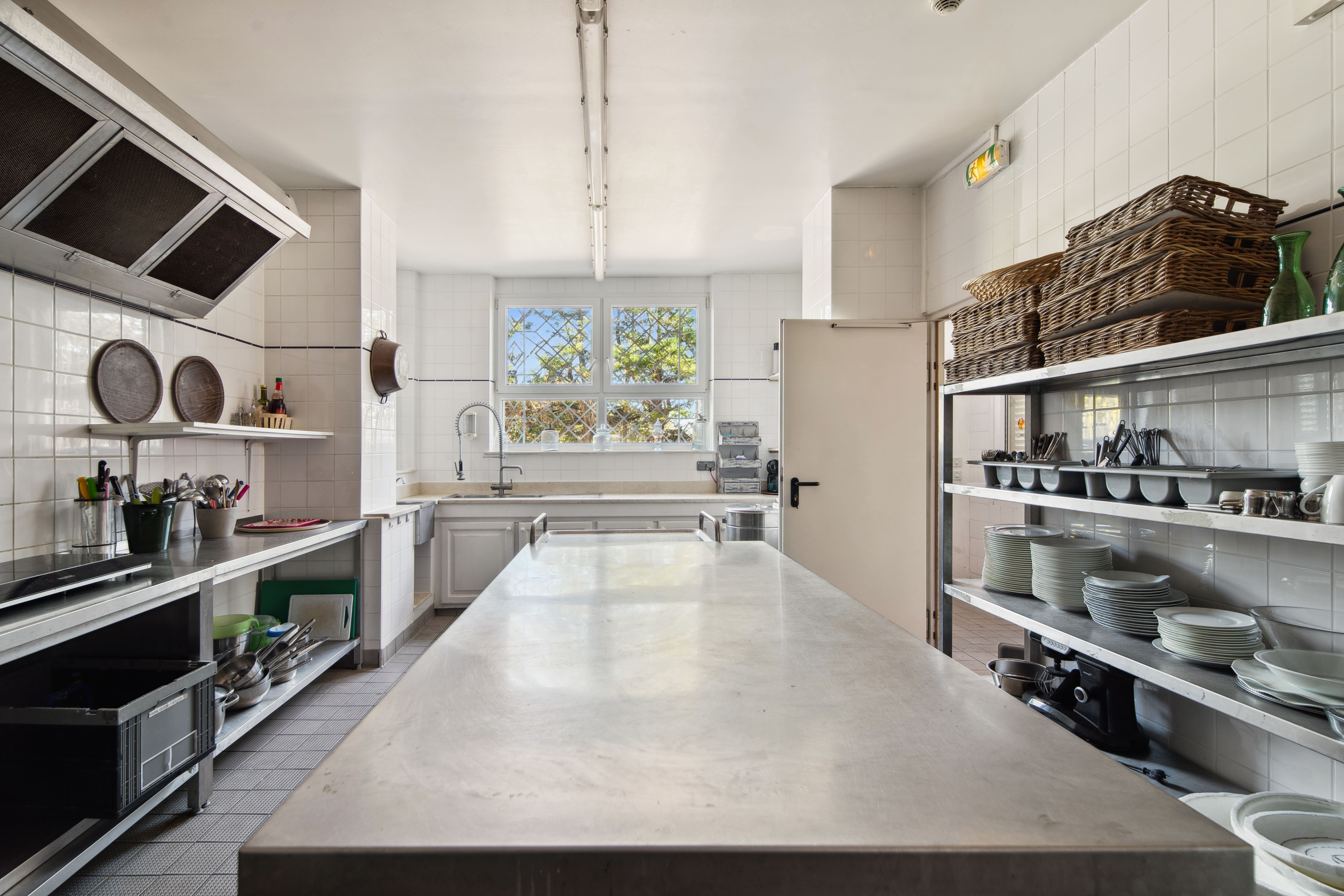 LIVING ROOM 4 Kitchen